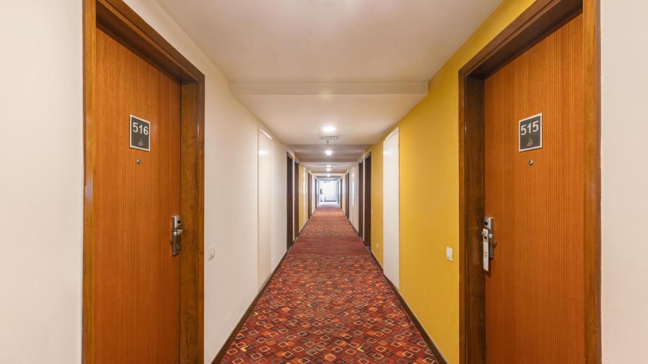 Отель Ibis Gurgaon Golf Course Road - An Accor Brand Экстерьер фото