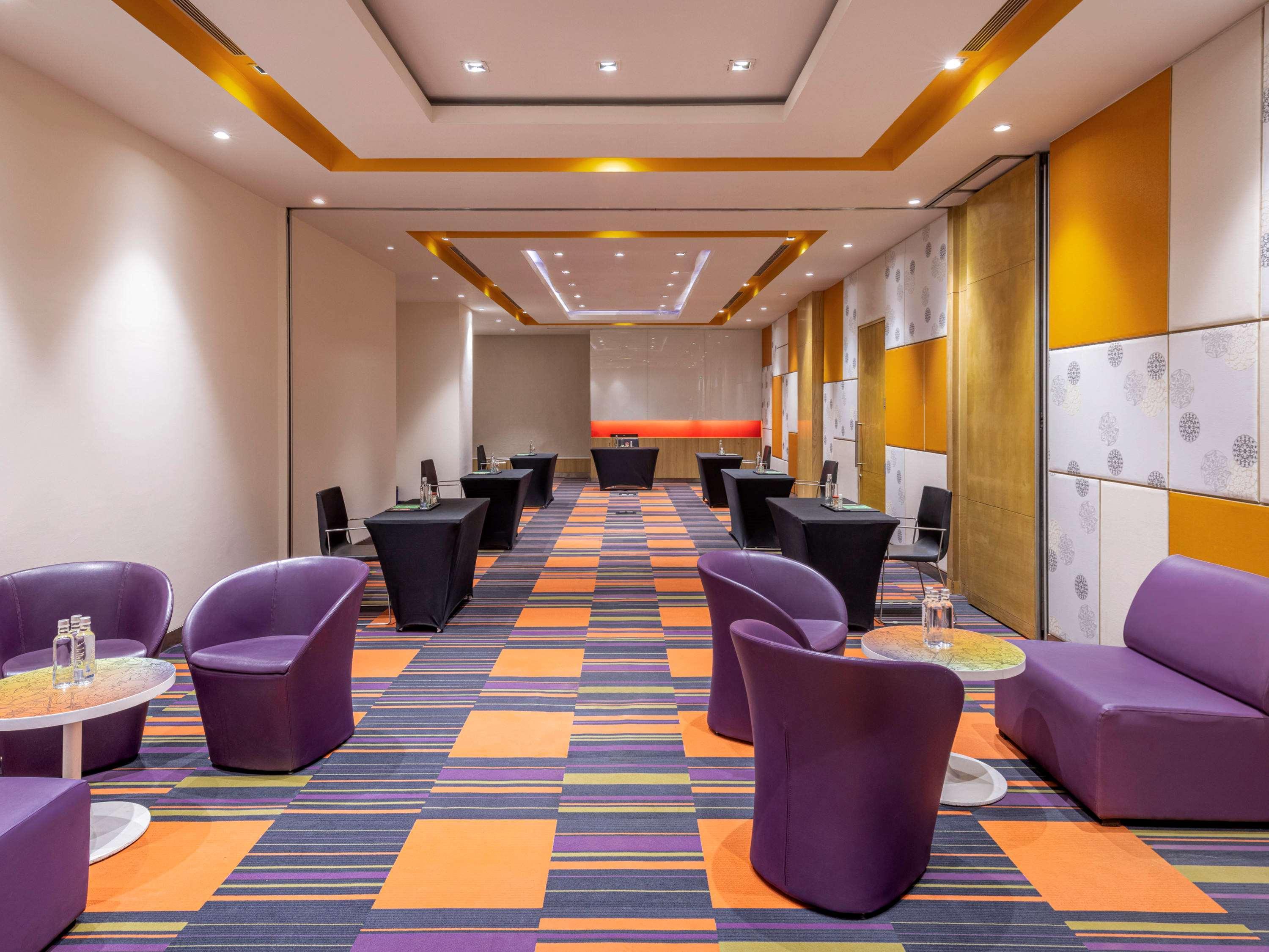 Отель Ibis Gurgaon Golf Course Road - An Accor Brand Экстерьер фото